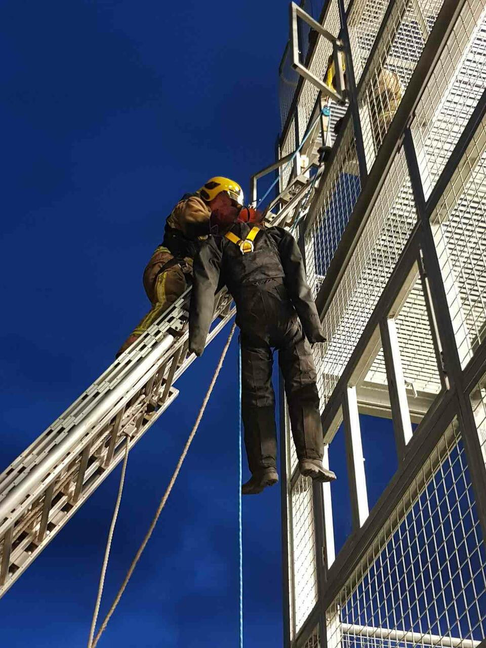 A Rescue Manikin for Urban Search and Rescue