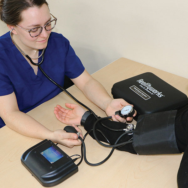 Medical student trained to distinguish Korotkoff phases with BP simulator