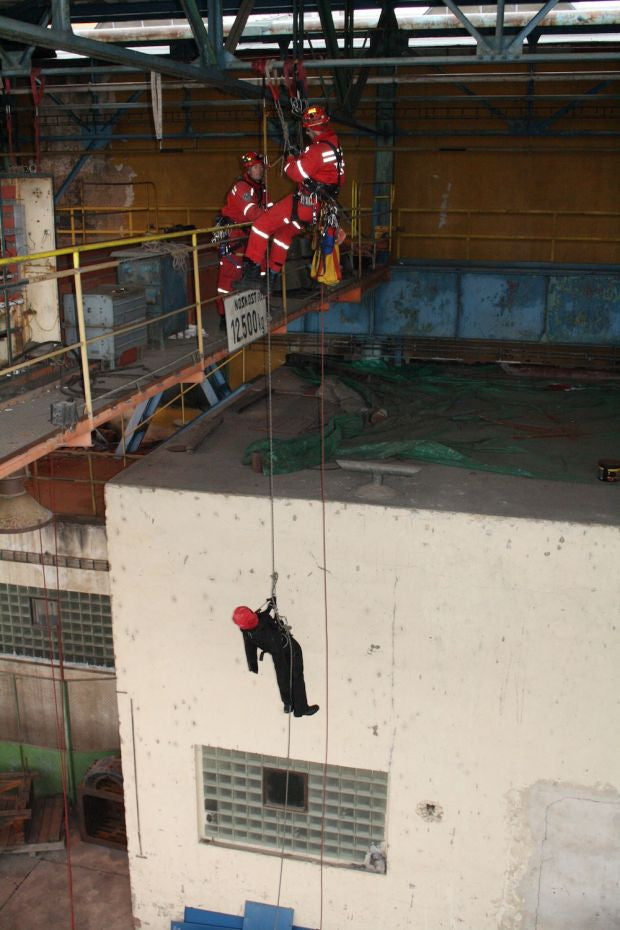 Rescue of Manikin using Rope